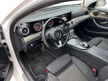 Mercedes Klasa E W213 Limuzyna 2.0 220d 194KM 2016 Mercedes-Benz Klasa E W213 Salon PL Automat Kamera Czujniki Pakiet Bu, zdjęcie 8