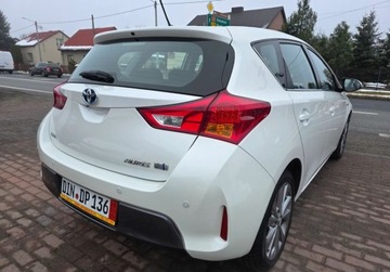 Toyota Auris II 2013 Toyota Auris Niski przbiegladna i zadbana prosto z Niemiec 1.8 Hybryda, zdjęcie 4