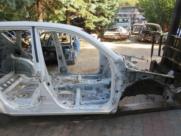 PRÓG SŁUPEK PRAWY BOK 070 RAV 4 III LIFT