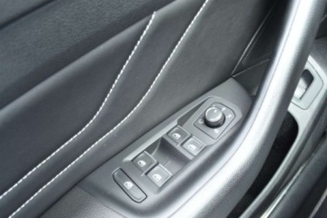 Volkswagen Arteon Fastback Facelifting 2.0 TSI 190KM 2022 Volkswagen Arteon SalonPL 2.0 TSI 190KM R-Line DSG PanoramaAmbienteDCCALU, zdjęcie 27