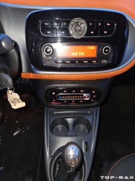 Smart Forfour II Hatchback 1.0 mhd 71KM 2015 Smart Forfour Fajny i oszczedny w bogatej wersji Benzyna 71KM, zdjęcie 10