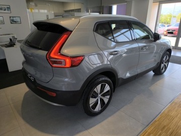 Volvo XC40 Crossover Facelifting 2.0 B3 163KM 2025 VOLVO XC40 B3 Core Suv 2.0 (163KM) 2025, zdjęcie 2
