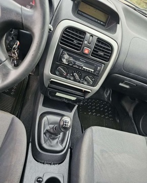 Mitsubishi Carisma Sedan 1.9 DID 102KM 2002 Mitsubishi Carisma Mitsubishi Carisma 1.9 Diesel 102KM, zdjęcie 12