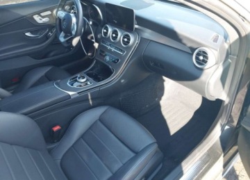 Mercedes Klasa C W205 Coupe Facelifting 2.0 300 258KM 2019 Mercedes-Benz Klasa C MERCEDES-BENZ C 300 4MATIC 2.0 Benzyna 259KM, zdjęcie 8