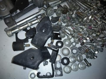 KTM Duke 125 16r винты комплект винтов из разборки комплект винт штифт