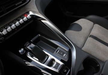 Peugeot 3008 II Plug-In Hybrid Facelifting 1.6 HYBRID4 300KM 2021 Peugeot 3008 HYbrid4 GT EAT8 Od RiA 1.6 Hybryda 200KM, zdjęcie 11