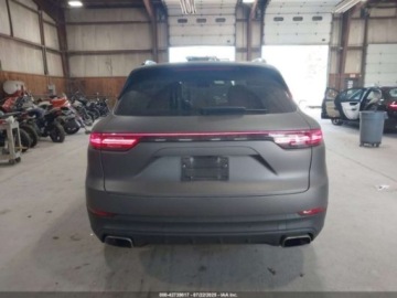 Porsche Cayenne III 2021 Porsche Cayenne E-HYBRID 2021, od ubezpieczalni 3.0 Benzyna 335KM, zdjęcie 5