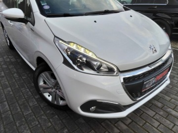 Peugeot 208 I Hatchback 5d Facelifting 1.2 PureTech 82KM 2019 Peugeot 208 Klimatyzacja Kamera Komputer Tempomat 1.2 Benzyna 82KM, zdjęcie 3