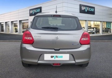 Suzuki Swift VI Hatchback Facelifting 1.2 DualJet SHVS 83KM 2021 Suzuki Swift 1.2 Dualjet SHVS Premium CVT 1.2 Benzyna 83KM, zdjęcie 4