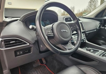 Jaguar F-Pace SUV 2.0 i4D 180KM 2017 Jaguar F-Pace Bezwypadkowy,Niski przebieg,Serwisowany,Polecam 2.0 Diesel, zdjęcie 21