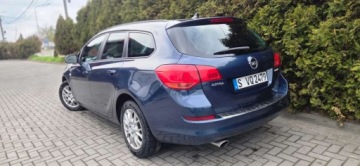 Opel Astra J Sports Tourer 1.6 Turbo ECOTEC 180KM 2012 Opel Astra 1,6 turbo 180 KM Led Klima PdC Import Raty Oplaty 1.6 180KM, zdjęcie 8