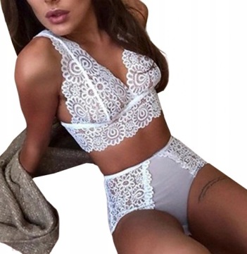 KORONKOWY BIAŁY KOMPLECIK MAJTECZKI + STANICZEK