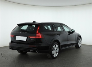 Volvo V60 II  2021 Volvo V60 Cross Country B4 2.0 AWD, 194 KM, 4X4, zdjęcie 4
