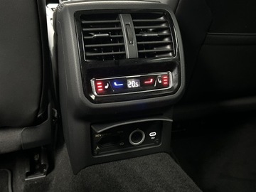 Volkswagen Arteon Fastback Facelifting 2.0 TDI 200KM 2021 Volkswagen Arteon 2.0TDI 200KM 4X4 R-Line DSG l Pa, zdjęcie 32