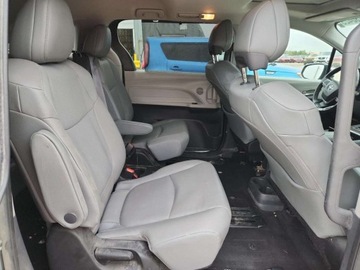 Toyota Sienna III 2022 Toyota Sienna XLE 2022 2.5l 2.5 Hybryda 245KM, zdjęcie 11