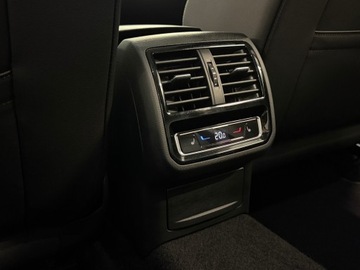 Volkswagen Arteon Fastback Facelifting 2.0 TSI 190KM 2023 Volkswagen Arteon Elegance 2.0 TSI 190 KM DSG, zdjęcie 21