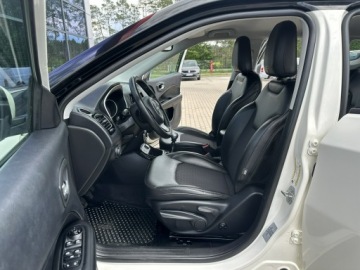 Jeep Compass II SUV 1.4 MultiAir 140KM 2019 Jeep Compass Półskóra Grzane fotele i kier., zdjęcie 9
