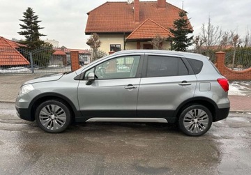 Suzuki SX4 II S-cross 1.6 VVT 120KM 2015 Suzuki SX4 S-Cross 1.6 Benzyna 4x4, Delikatnie uszkodzony. 1.6 Benzyna, zdjęcie 3