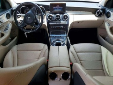 Mercedes Klasa C W205 2016 Mercedes-Benz Klasa C 300 2016 2.0 Benzyna 254KM, zdjęcie 8