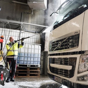 ЖИДКОСТЬ ДЛЯ ОЧИСТКИ БРУТОЧКИ, ФАСАДНЫХ ТАРПАНОВ С МАСЛЯНЫМИ ПЯТНАМИ, СУПЕР КАЧЕСТВО 5Л