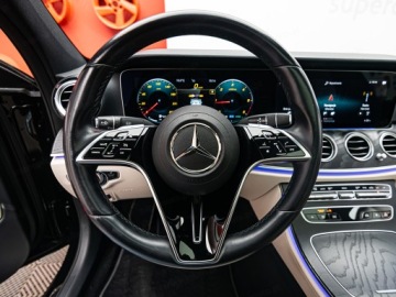 Mercedes Klasa E W213 Limuzyna Facelifting 2.0 220d 200KM 2022 MERCEDES-BENZ E Klasa 220 d 4-Matic 2.0 (200KM) 2022, zdjęcie 13