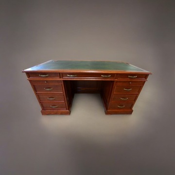 Комплект от производителя: Английский DESK + Кожаное кресло Chesterfield.