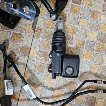 Harley Softail Street Bob FXLR оригинальное тормозное оборудование и насос 18-23р.