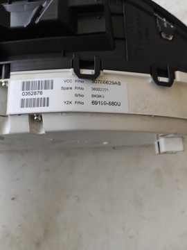PŘÍSTROJOVÁ DESKA BUDÍKY VOLVO OE 30786629AB