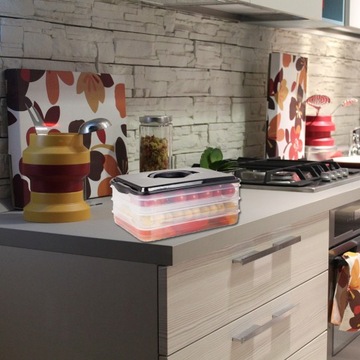 Трехуровневый контейнер-органайзер для мяса и сыров.