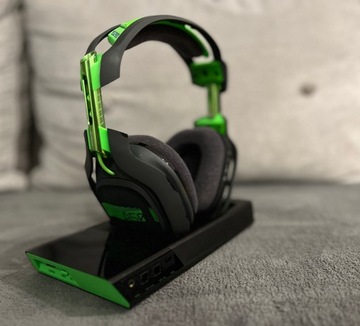 ASTRO A50 + базовая станция для Xbox One