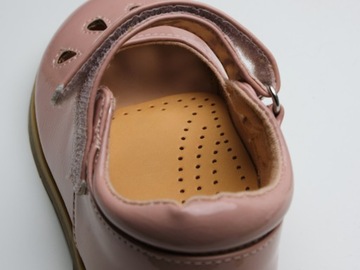 ОРТОПЕДИЧЕСКИЕ СТЕЛКИ ДЛЯ ПОДДЕРЖКИ ЦЕННОСТЕЙ У ДЕТЕЙ