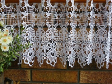 Ревность из гипюра, высота 30 см, полиэстер белого цвета Глб