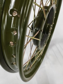 M-72 возле колеса Half-eedle Hub Rafka Green