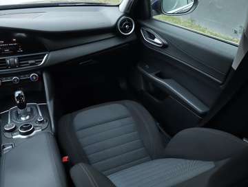 Alfa Romeo Giulia II Sedan 2.0 Turbo 200KM 2017 Alfa Romeo Giulia 2.0 Turbo, Salon Polska, zdjęcie 7