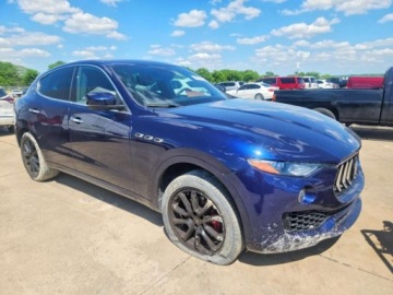 Maserati Levante 2021 Maserati Levante 2021 3.0l 3.0 Benzyna 345KM, zdjęcie 4