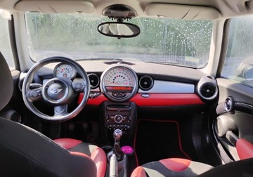Mini One II 2011 MINI ONE 2011r, 1.6 Benzyna LPG. Lekko uszkodzony lewy bok. Jezdzi 1.6, zdjęcie 5