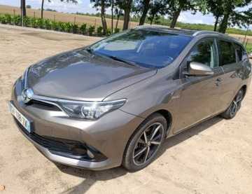 Toyota Auris II Touring Sports Facelifting 1.8 Hybrid 136KM 2017 Toyota Auris 1.8 Hybrid 129tys km !