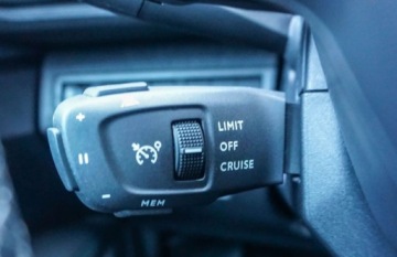 Peugeot 3008 II Plug-In Hybrid Facelifting 1.6 HYBRID 225KM 2023 Peugeot 3008 Peugeot 3008 Allure Pack PHEV 225km 1.6 Hybryda Plug-in 225KM, zdjęcie 13