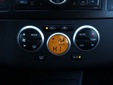 Nissan Tiida Sedan 1.6 i 110KM 2009 Nissan Tiida 1.6 i 16V, Klima, Klimatronic,ALU, zdjęcie 16