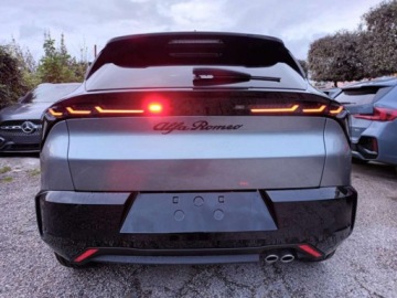 Alfa Romeo Junior SUV 1.2 Hybrid 145KM 2026 ALFA ROMEO Junior Ibrida Suv 1.2 (145KM) 2026, zdjęcie 3