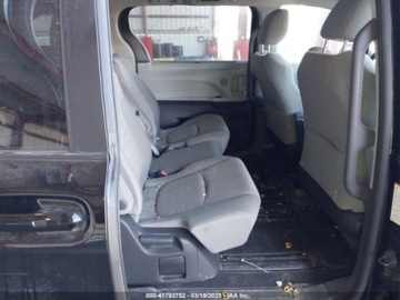 Toyota Sienna III 2022 Toyota Sienna LE 2022 2.5l 2.5 Hybryda 189KM, zdjęcie 12