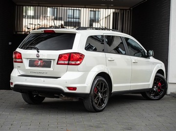 Fiat Freemont 2.0 Multijet II 16v 170KM 2015 FIAT Freemont Black Code 7os. 2.0Diesel 170KM, Automat, Kamera, Navi, ALU19, zdjęcie 4