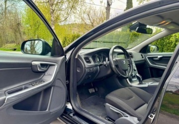 Volvo V60 I Kombi Facelifting 2.0 D2 DRIVE-E 120KM 2017 Volvo V60 Volvo V60 D2 Geartronic 2.0 Diesel 120KM, zdjęcie 14