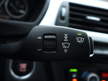 BMW Seria 3 F30-F31-F34 Limuzyna 2.0 318d 143KM 2013 BMW 3 318 d, Navi, Xenon, Bi-Xenon, Klima, zdjęcie 20