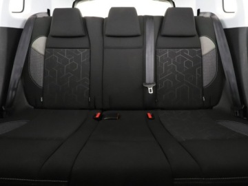 Peugeot 2008 I SUV Facelifting 1.6 BlueHDi 99KM 2017 Peugeot 2008 Czujniki, Navi, Tempomat, Bluetooth,, zdjęcie 17