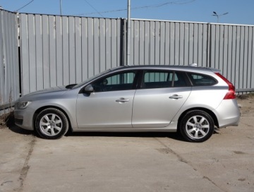 Volvo V60 I Kombi Facelifting 1.6 D2 115KM 2014 Volvo V60 D2, Navi, Klima, Klimatronic, Tempomat, zdjęcie 2