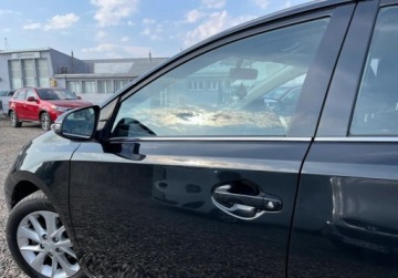 Toyota Auris I Hatchback 3d Facelifting 1.6 Valvematic 132KM 2013 Toyota Auris nawigacja, kamera cofania 1.6 Benzyna 132KM, zdjęcie 13