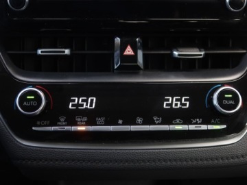 Toyota Corolla XII Sedan 1.5 VVT-i 125KM 2021 Toyota Corolla 1.5 VVT-i, Salon Polska, zdjęcie 12