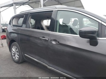 Chrysler Pacifica II 2018 Chrysler Pacifica 2018 Chrysler Pacifica Touring L FWD 3.6 Benzyna 287KM, zdjęcie 8