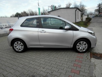 Toyota Yaris III Hatchback 5d Facelifting 1.0 VVT-i 69KM 2014 Toyota Yaris Salon Polska Klimatyzacja Wspomaganie Abs Benzyna 69KM, zdjęcie 17